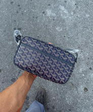 Load image into Gallery viewer, Goyard Cross Bag

