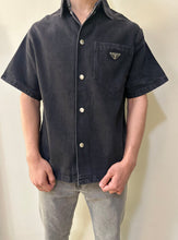 Load image into Gallery viewer, triangle-logo denim shirt
